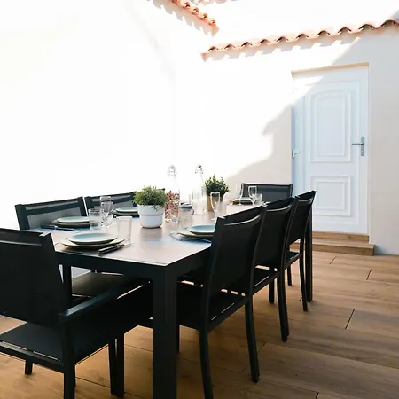 Vakantiehuis Maison Joliment Decoree Quartier Gare - 8 Personnes *