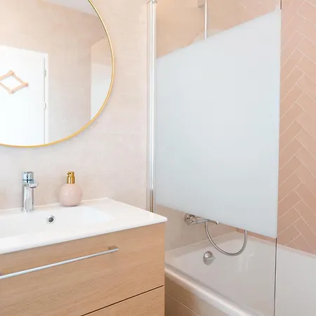 Maison Joliment Decoree Quartier Gare - 8 Personnes Vakantiehuis