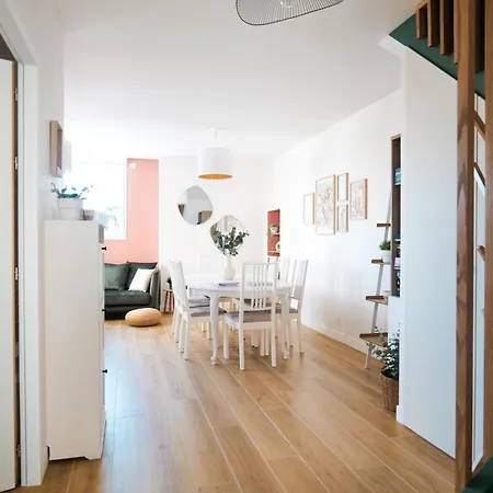 Vakantiehuis Maison Joliment Decoree Quartier Gare - 8 Personnes *